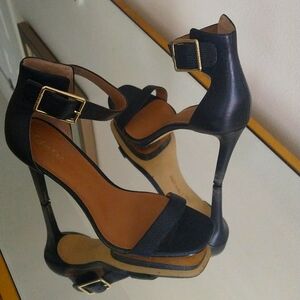 Size 9 black Calvin Klein pumps